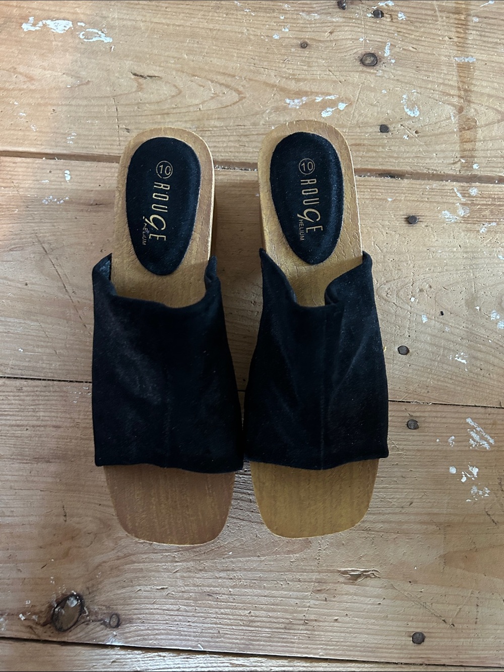 Rouge Helium Black Suede Slide Clogs